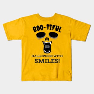 Halloween with smiles Kids T-Shirt